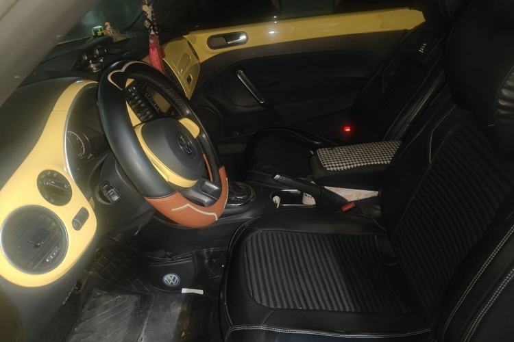 Used Volkswagen Beetle 2014 1.4TSI Fashion Edition Left Front Seat