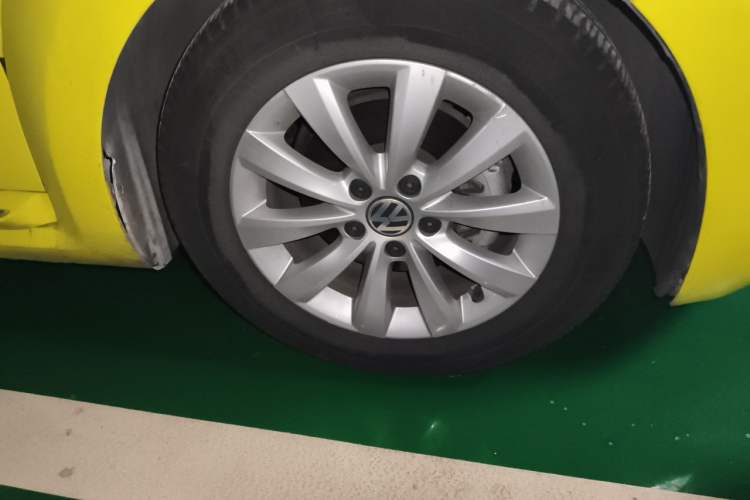 Used Volkswagen Beetle 2014 1.4TSI Fashion Edition Right Front Wheel Hub