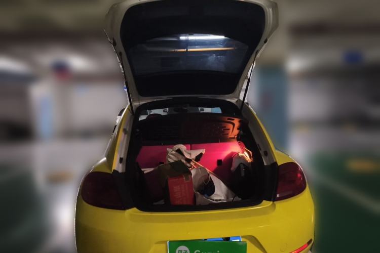 Used Volkswagen Beetle 2014 1.4TSI Fashion Edition Trunk