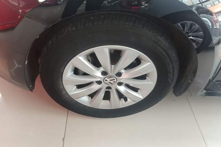 Used Volkswagen Beetle 2015 180TSI model Exterior 4