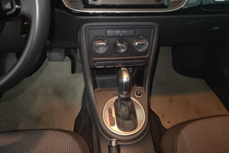 Used Volkswagen Beetle 2015 180TSI model Gear Lever