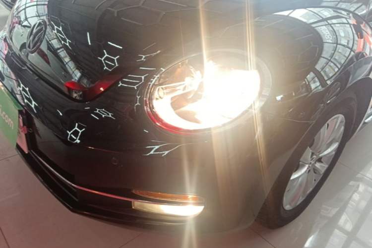 Used Volkswagen Beetle 2015 180TSI model Left Front Headlight