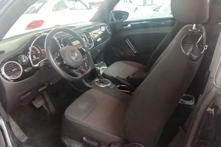 Used Volkswagen Beetle 2015 180TSI model Left Front Seat