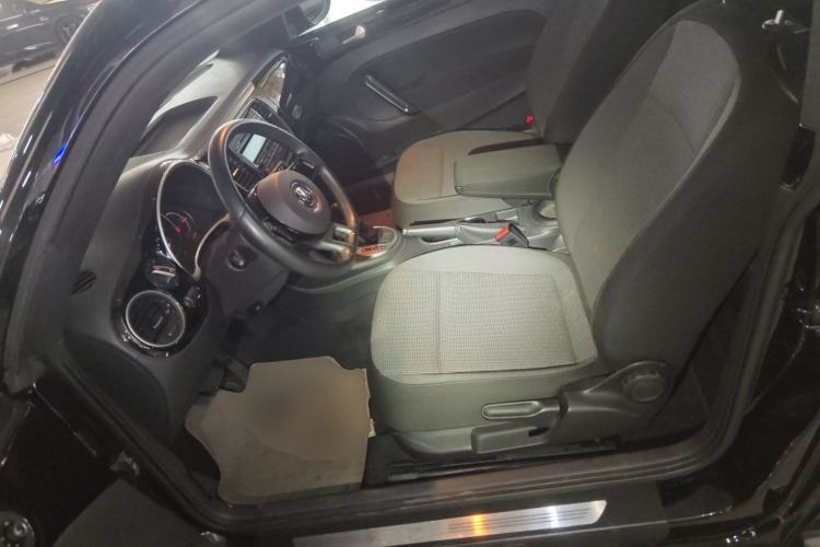 Used Volkswagen Beetle 2015 180TSI model Left Front Seat