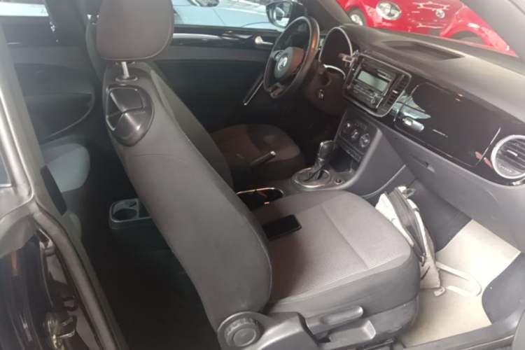 Used Volkswagen Beetle 2015 180TSI model Right Front Seat