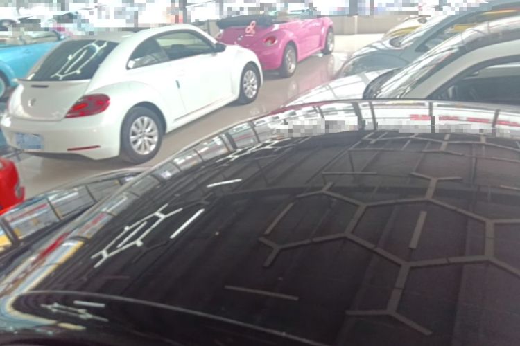 Used Volkswagen Beetle 2015 180TSI model Roof