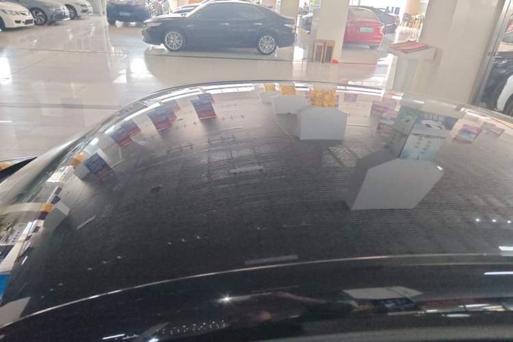 Used Volkswagen Beetle 2015 180TSI model Roof