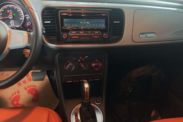 Used Volkswagen Beetle 2015 280TSI Audio And AC Panel