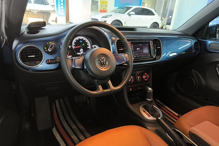 Used Volkswagen Beetle 2015 180TSI model Center Console