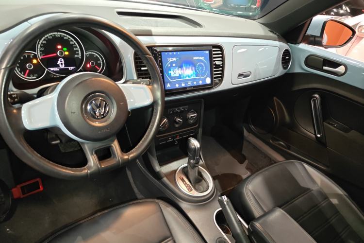 Used Volkswagen Beetle 2015 280TSI Center Console