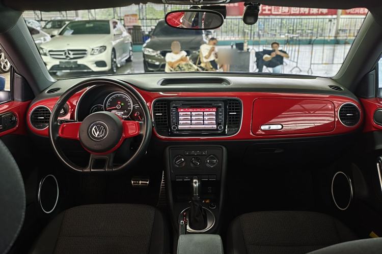 Used Volkswagen Beetle 2015 180TSI model Center Console
