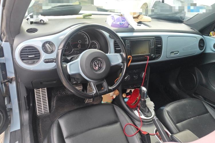 Used Volkswagen Beetle 2015 180TSI model Center Console