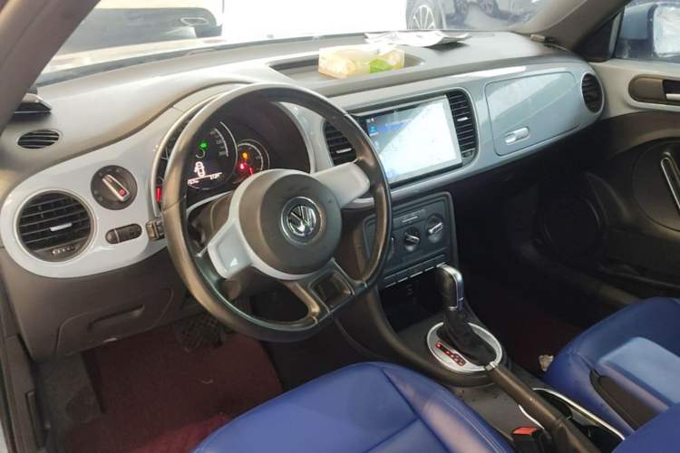 Used Volkswagen Beetle 2015 180TSI model Center Console