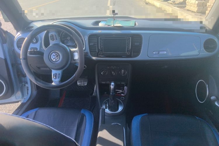 Used Volkswagen Beetle 2015 180TSI model Center Console