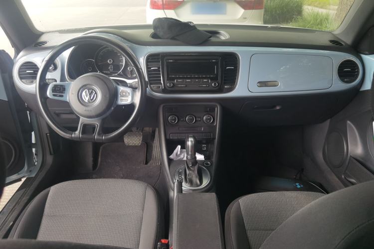 Used Volkswagen Beetle 2015 280TSI Center Console