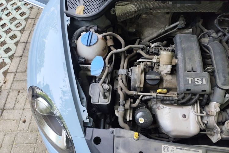Used Volkswagen Beetle 2015 180TSI model Engine Bay Right