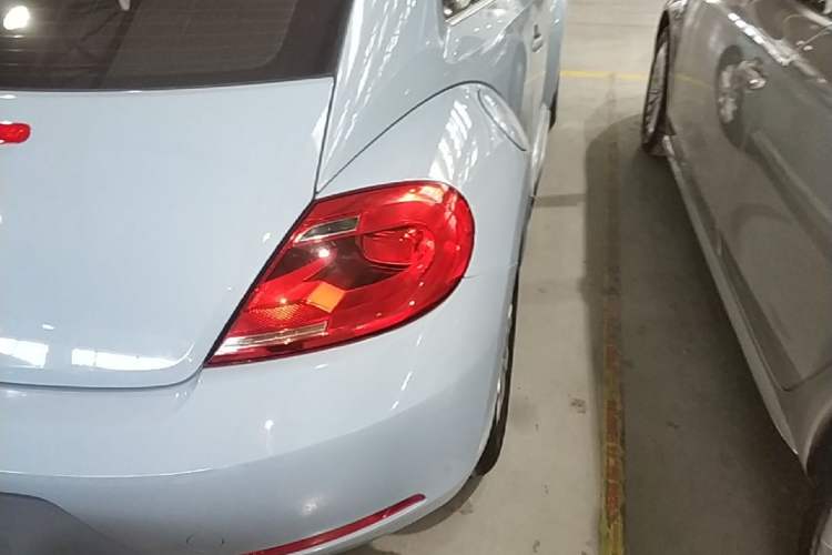 Used Volkswagen Beetle 2015 180TSI model Exterior 3