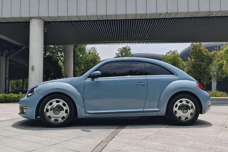 Used Volkswagen Beetle 2015 180TSI model Exterior 3