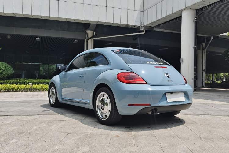 Used Volkswagen Beetle 2015 180TSI model Exterior 4