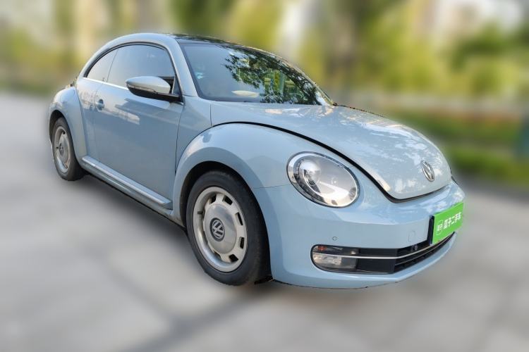 Used Volkswagen Beetle 2015 180TSI model Front Right 45 Deg