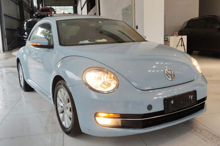 Used Volkswagen Beetle 2015 180TSI model Front Right 45 Deg