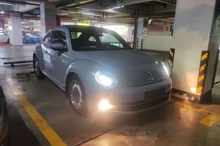 Used Volkswagen Beetle 2015 180TSI model Front Right 45 Deg