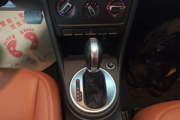 Used Volkswagen Beetle 2015 280TSI Gear Lever