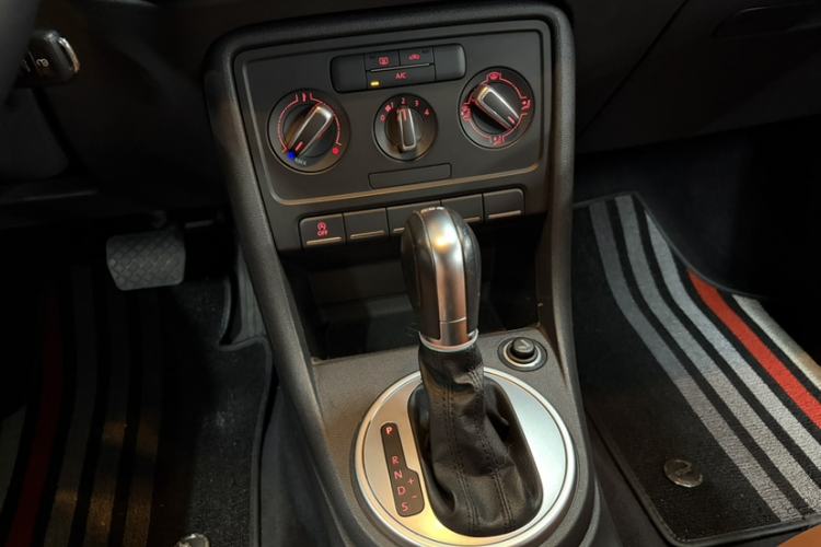 Used Volkswagen Beetle 2015 180TSI model Gear Lever