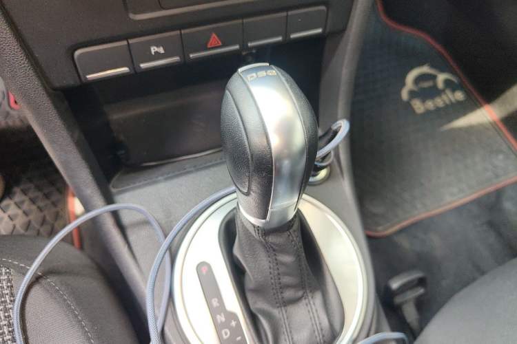 Used Volkswagen Beetle 2015 180TSI model Gear Lever