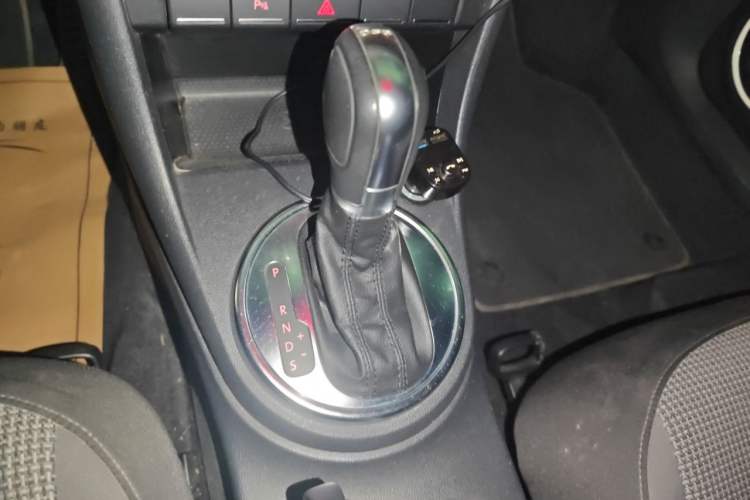 Used Volkswagen Beetle 2015 180TSI model Gear Lever