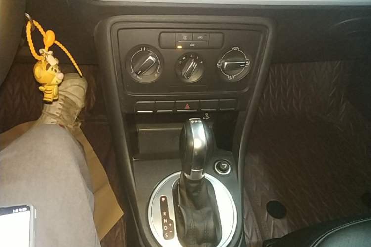 Used Volkswagen Beetle 2015 180TSI model Gear Lever