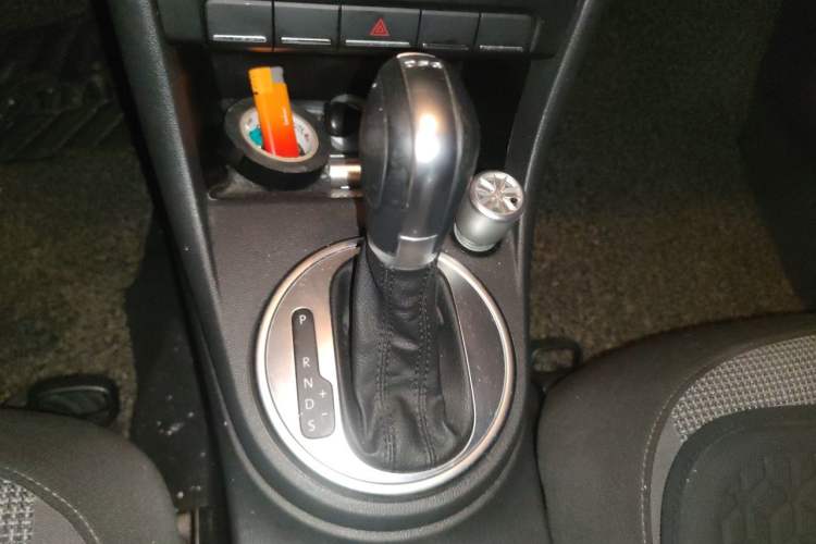 Used Volkswagen Beetle 2015 180TSI model Gear Lever