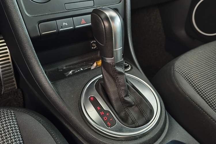 Used Volkswagen Beetle 2015 180TSI model Gear Lever