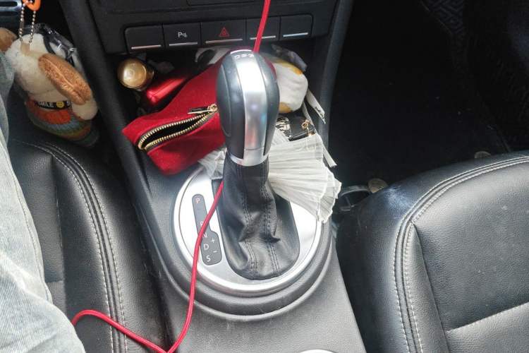 Used Volkswagen Beetle 2015 180TSI model Gear Lever