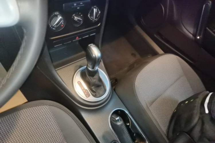 Used Volkswagen Beetle 2015 180TSI model Gear Lever
