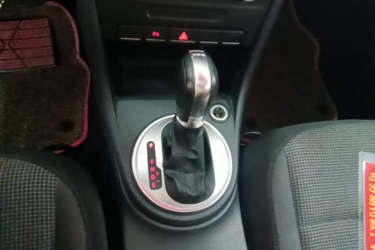 Used Volkswagen Beetle 2015 180TSI model Gear Lever