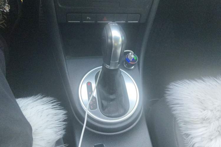 Used Volkswagen Beetle 2015 180TSI model Gear Lever