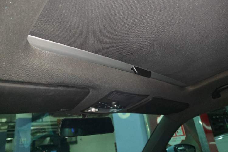 Used Volkswagen Beetle 2015 180TSI model Headliner