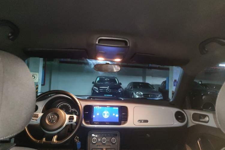 Used Volkswagen Beetle 2015 180TSI model Headliner