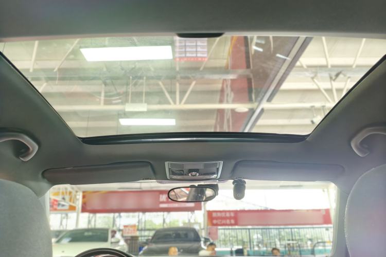 Used Volkswagen Beetle 2015 180TSI model Headliner