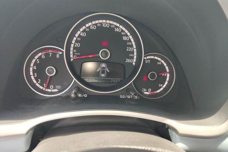 Used Volkswagen Beetle 2015 180TSI model Instrument Cluster