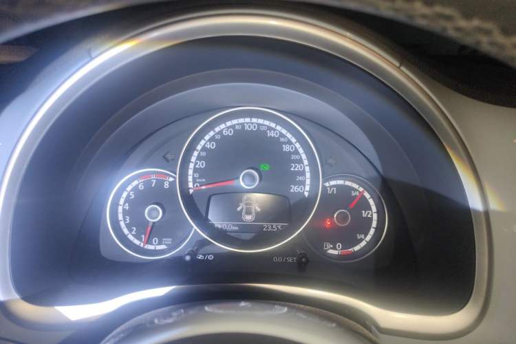 Used Volkswagen Beetle 2015 180TSI model Instrument Cluster