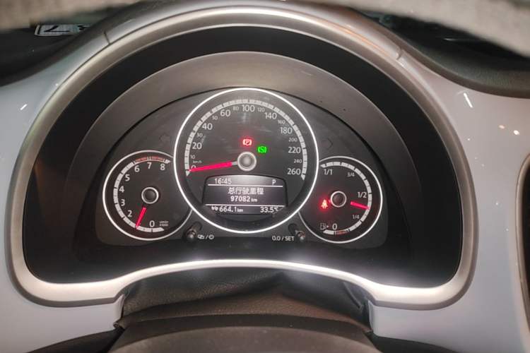 Used Volkswagen Beetle 2015 180TSI model Instrument Cluster