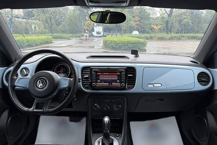 Used Volkswagen Beetle 2015 180TSI model Interior 1