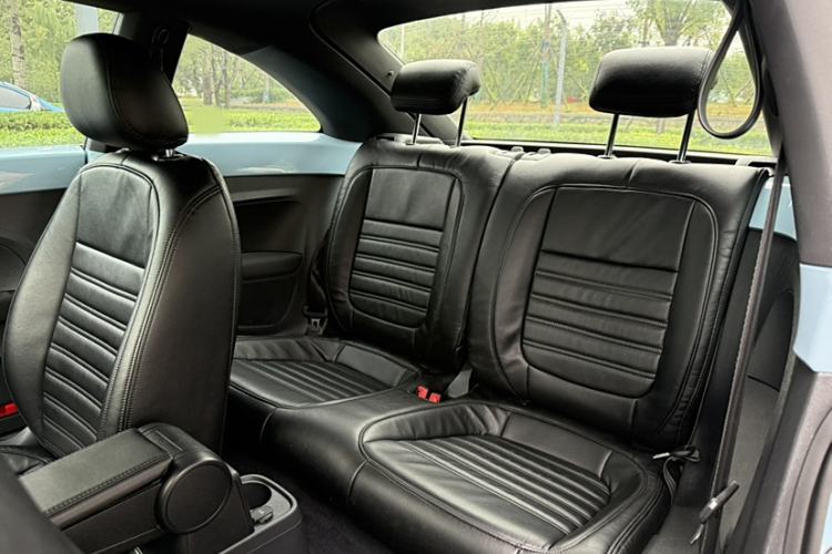Used Volkswagen Beetle 2015 180TSI model Interior 3