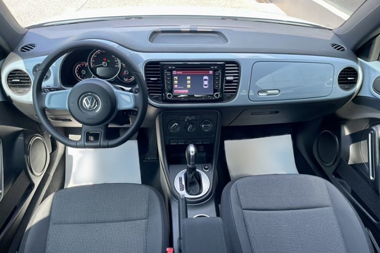 Used Volkswagen Beetle 2015 180TSI model Interior 3