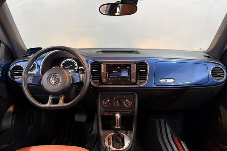 Used Volkswagen Beetle 2015 180TSI model Interior 3