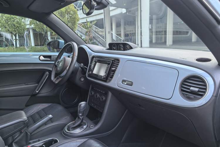 Used Volkswagen Beetle 2015 280TSI Interior 5