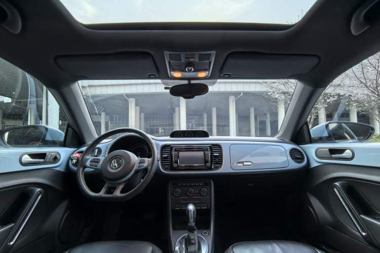 Used Volkswagen Beetle 2015 280TSI Interior 7