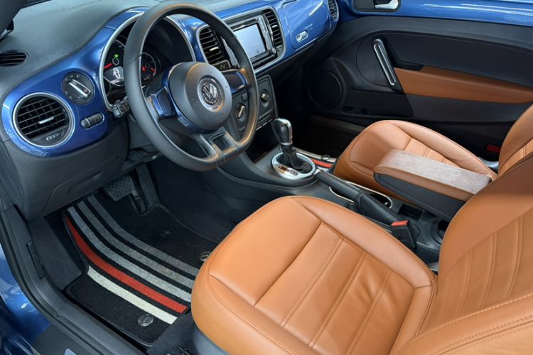 Used Volkswagen Beetle 2015 180TSI model Interior 9